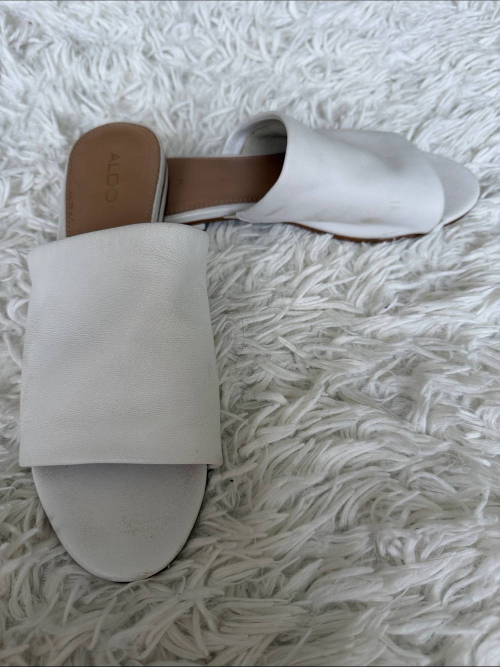Aldo White Leather Slides Size 7.5